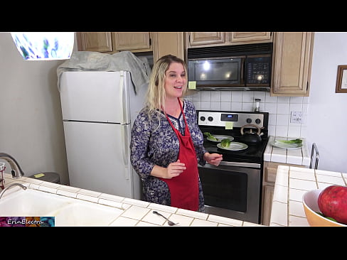❤️ Stepmom Mëllech him an der Kichen virun sengem Datum ️❌ Russesch Porno op lb.corona-pass.ru ️❤